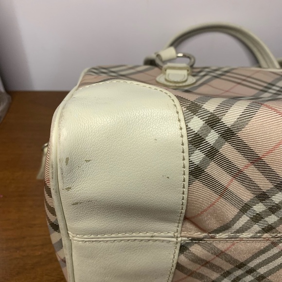 Authentic Burberry Pink Shoulder Bag - Picture 6 of 10